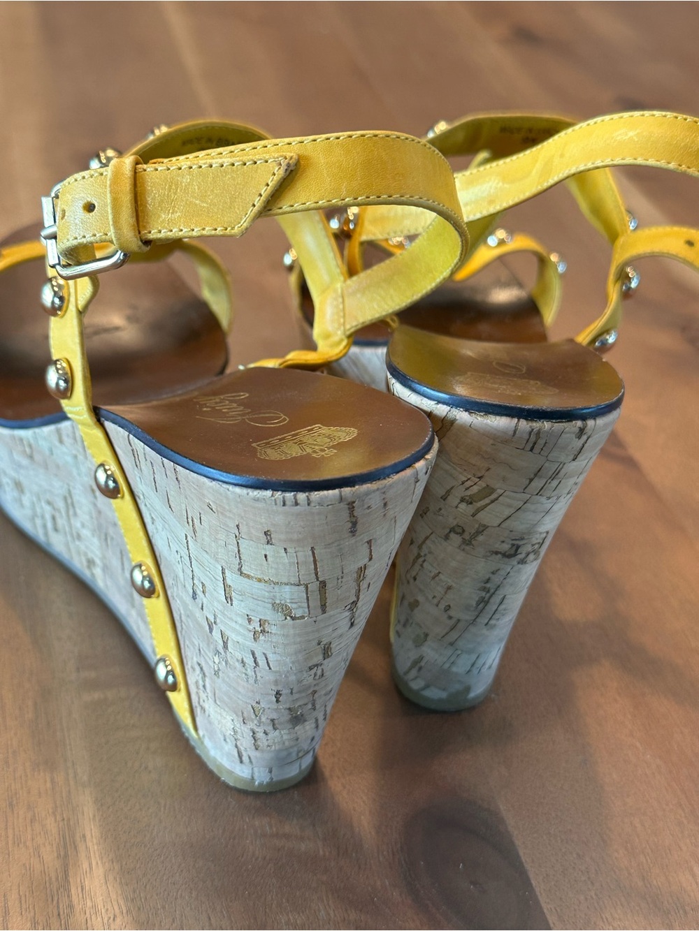 Juicy Couture Yellow Studded T-Strap Sandals - Picture 4 of 5